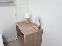 Clean, modern house. 15th image