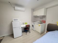 New studio apartment within walking distance 5th image