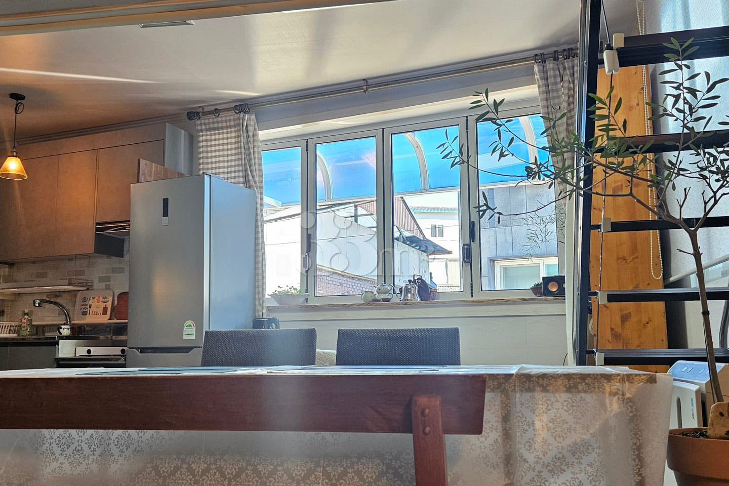 Charming second-floor studio apartment 0th image