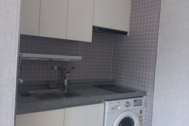 Sunny House Unit 201 8th image