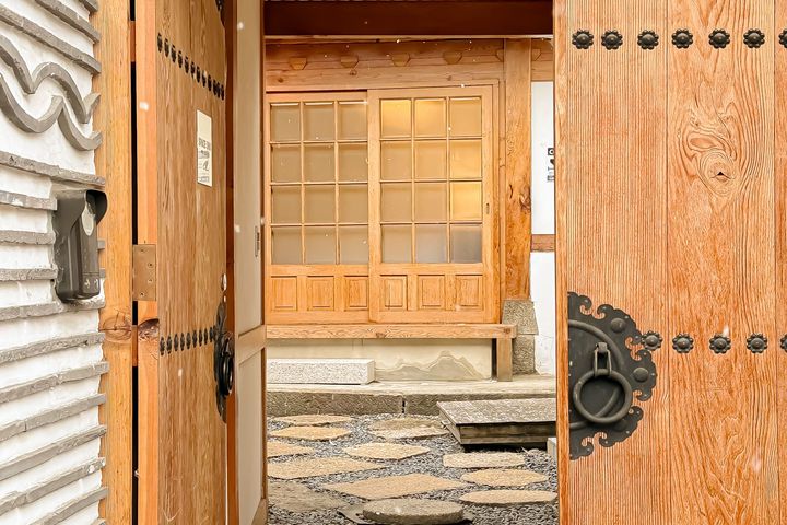 Hanok near Hansung University Station in Seon 3th image