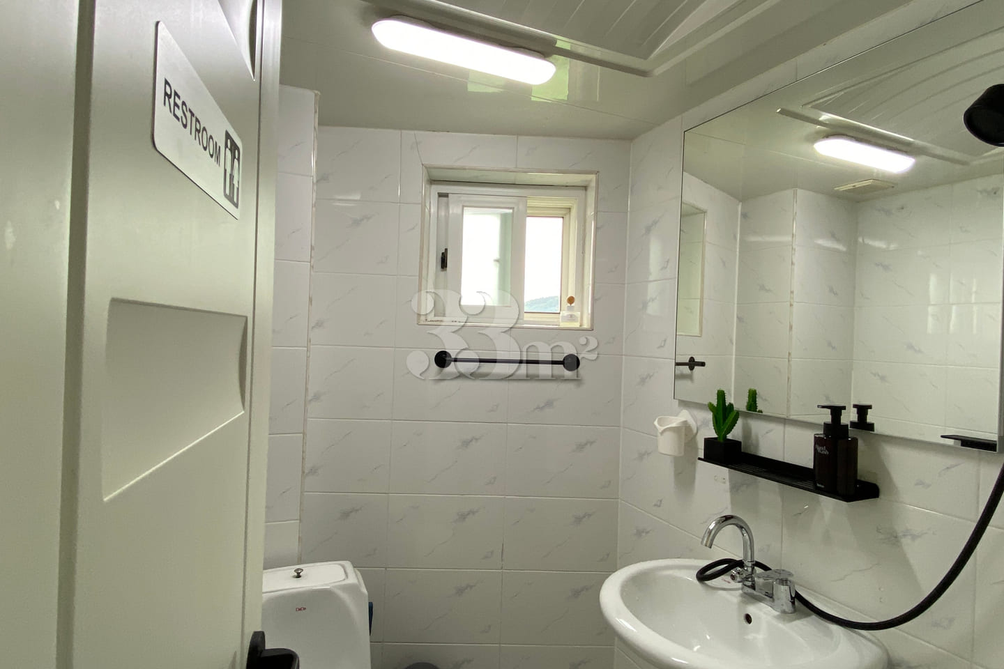 Accommodation with free parking in Yongnidan- 8th image
