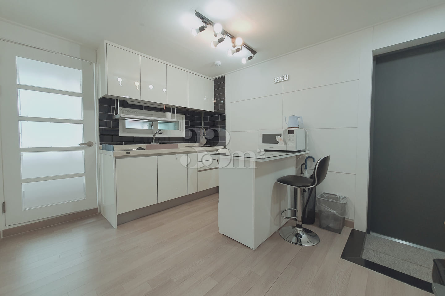 Yeoksam/Hanti/Bright and spacious room 3th image