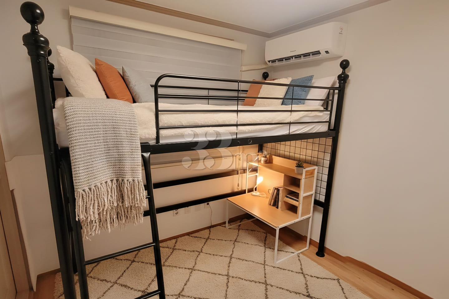 Ultimate space efficiency! A room with a loft 5th image
