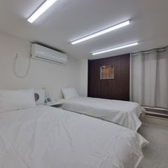 Three-bedroom apartment in Sinnonhyeon and No Unit Image