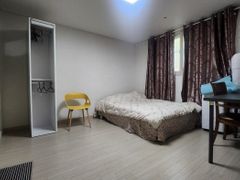 3-bedroom, 2-bathroom apartment near the subw 7th image