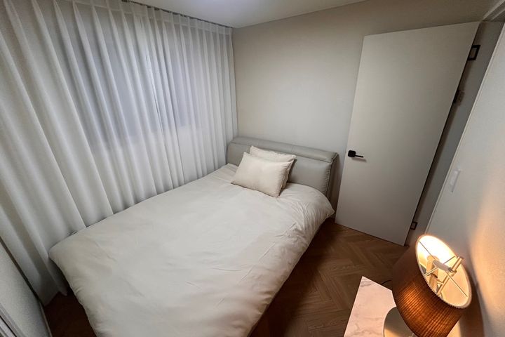 Near Hongik University Main Gate, 3 BR/2 BA 4th image