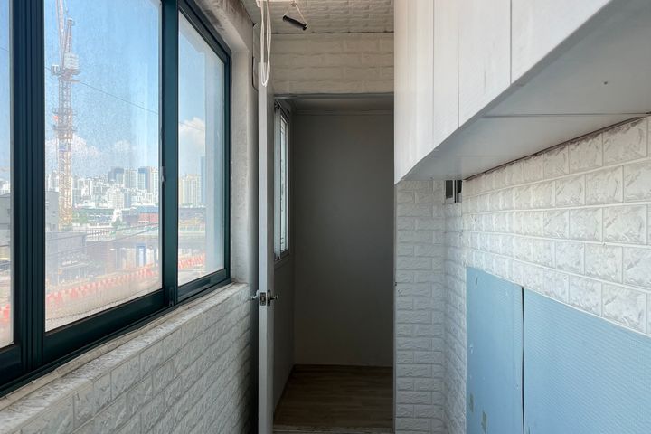 Prime location right next to Seoknam Station  13th image