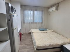 Room with pet and parking access 0th image