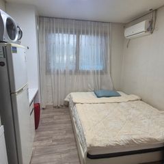 Room with pet and parking access Unit Image