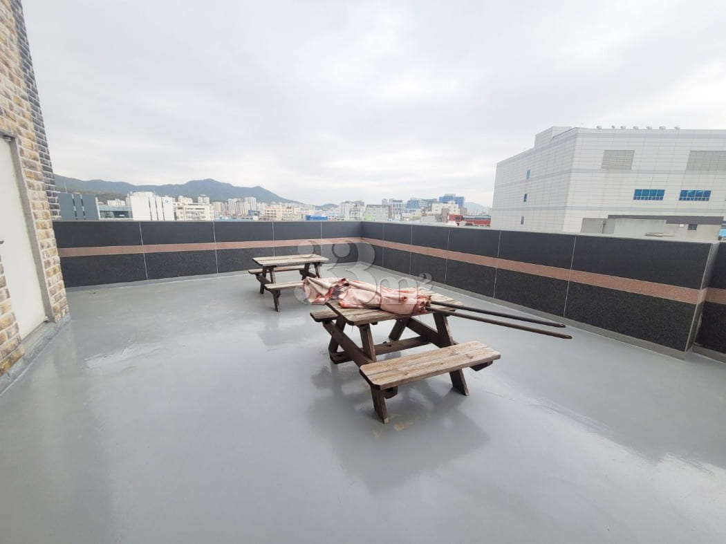 Clean, fully furnished 1.5-room unit 7th image
