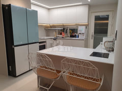 Top-of-the-line remodeled 3-room apartment in 8th image