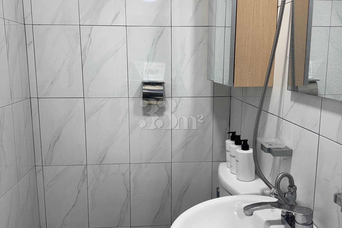 Spacious studio apartment near the main gate  5th image