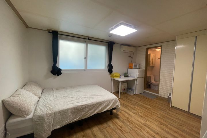 2 minutes from Nonhyeon Station (studio apart 9th image