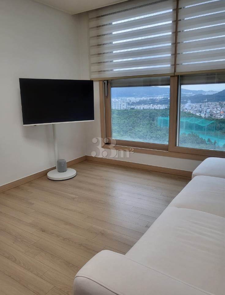Neat, white-themed two-room unit near Beomeo  0th image