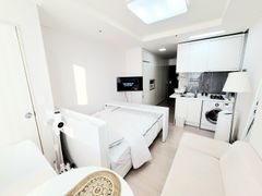 Hot spring with a full range of amenities and 7th image