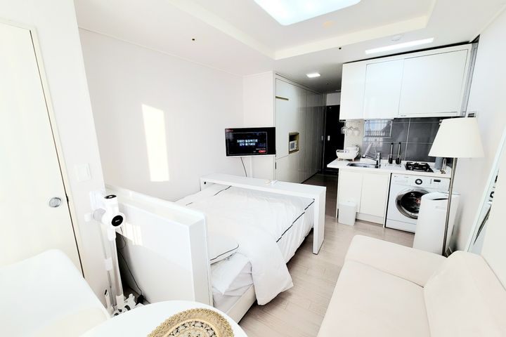 Hot spring with a full range of amenities and 7th image