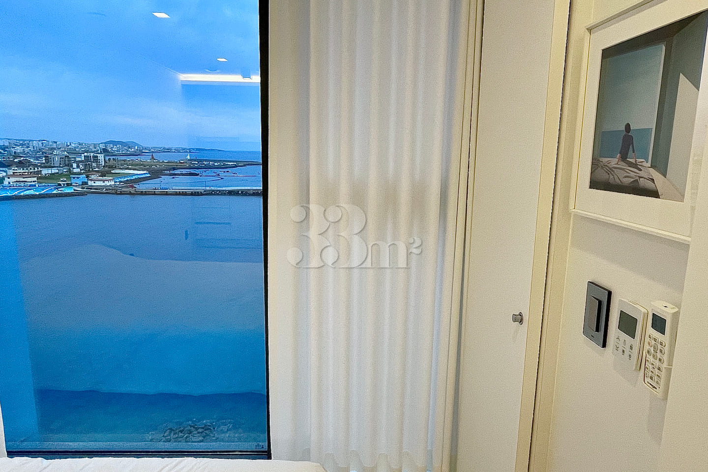 Anyway, the sea. 4th image