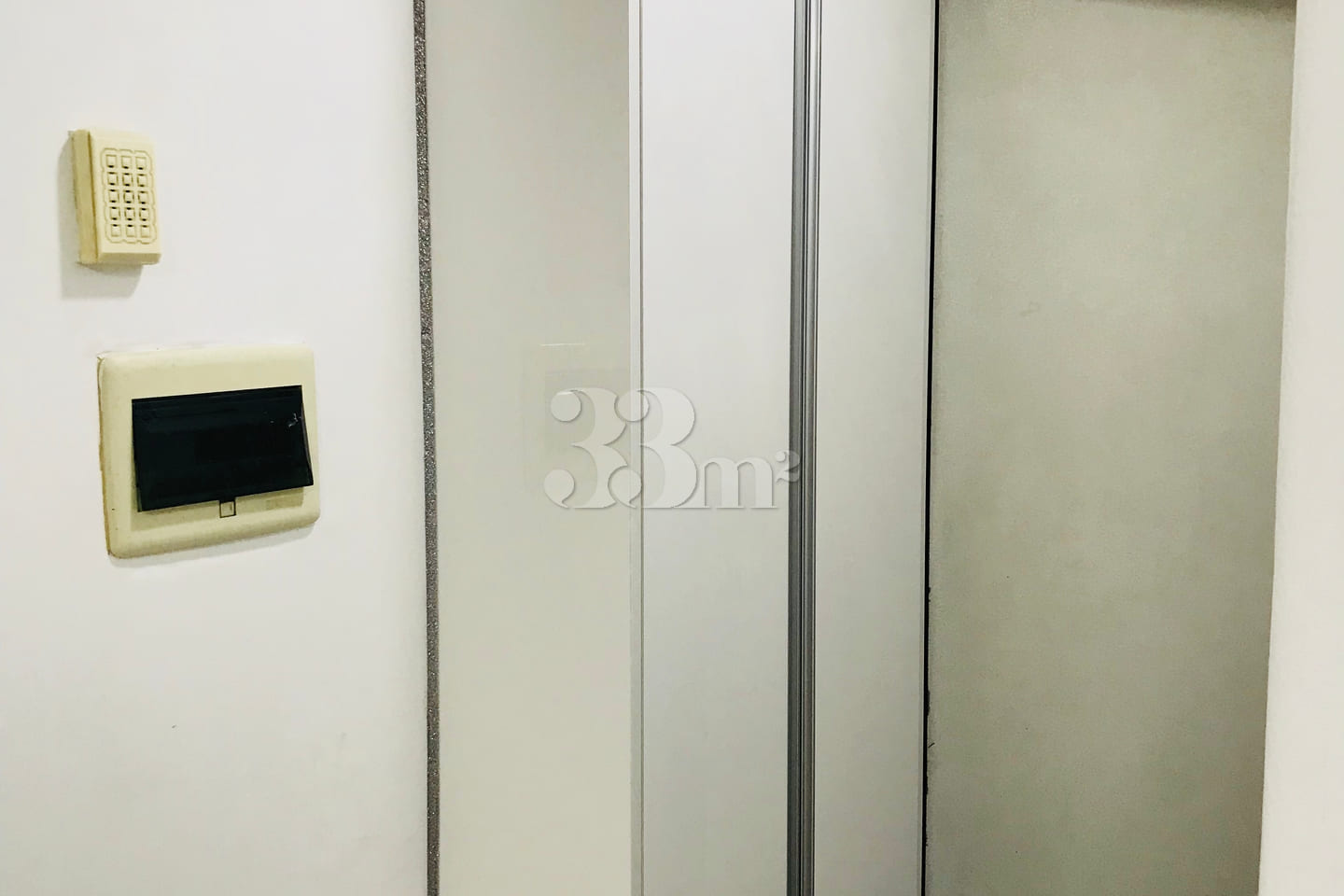 Quiet and clean room. 7th image