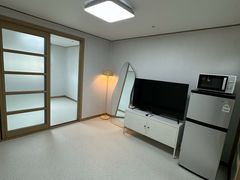 Fully furnished two-bedroom apartment near By 4th image