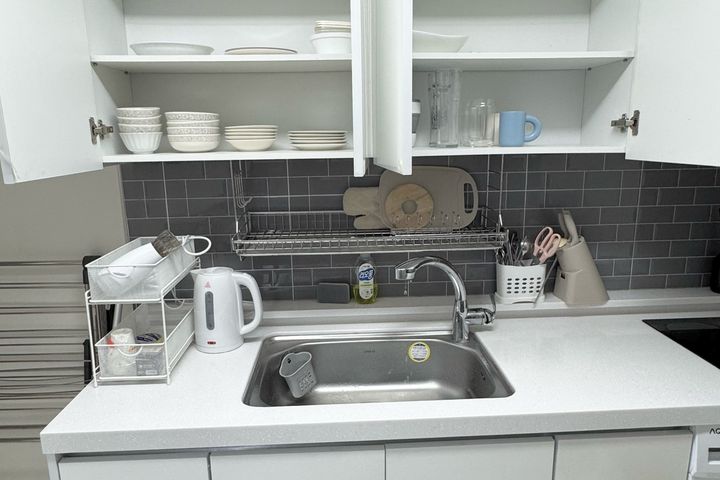 Cozy two-room apartment near Sinseol-dong Sta 12th image