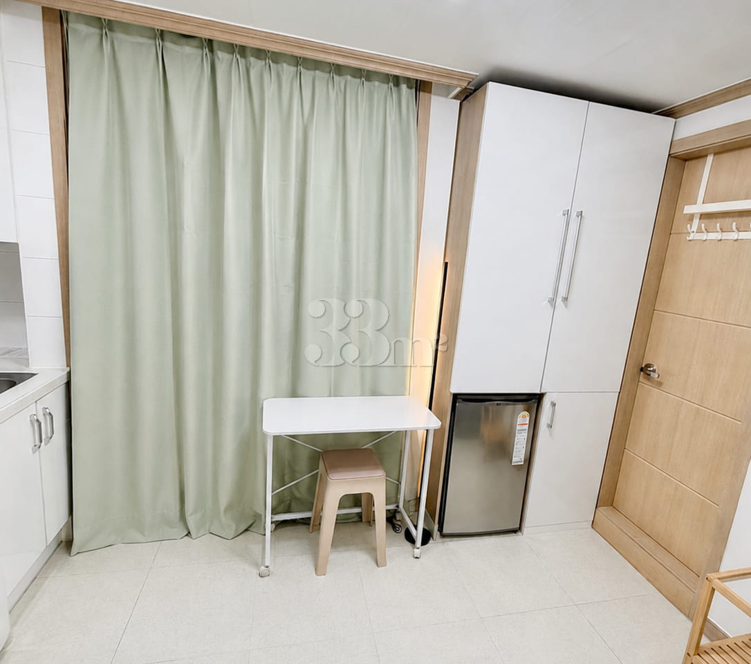 Walking distance: 3 minutes to Sinchon, 9 min 9th image