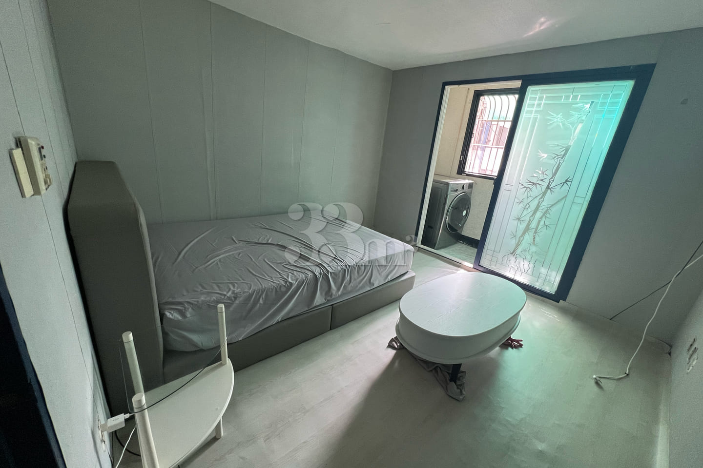 Sunny two-bedroom apartment near the subway s 3th image