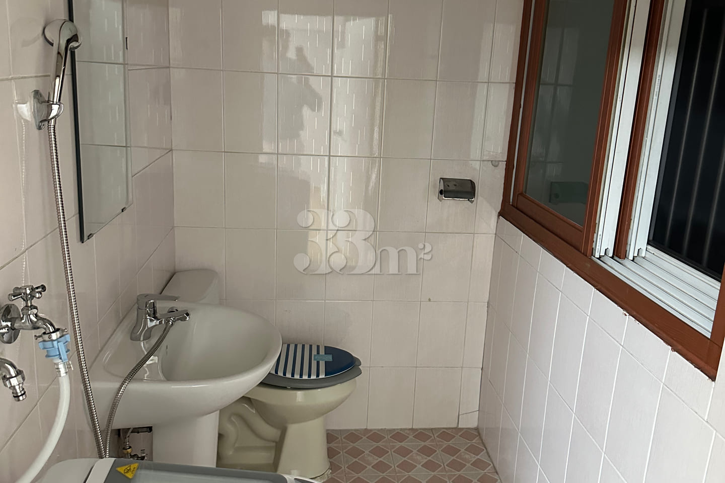Fully furnished studio apartment, 5 minutes f 4th image