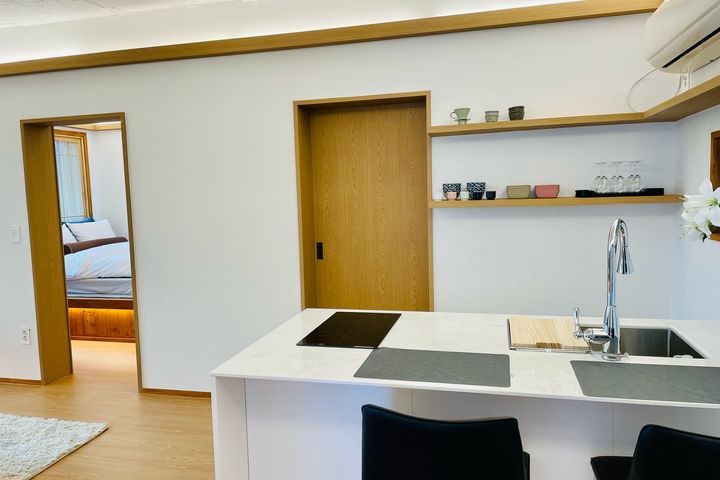 10 minutes from Itaewon Station, 2BR 1th image