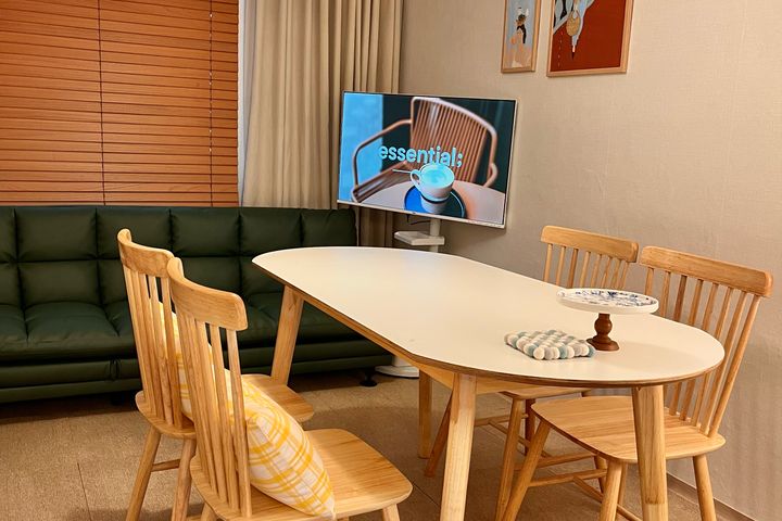 Cozy Dining Room / 10 Minutes from Sillim 2th image