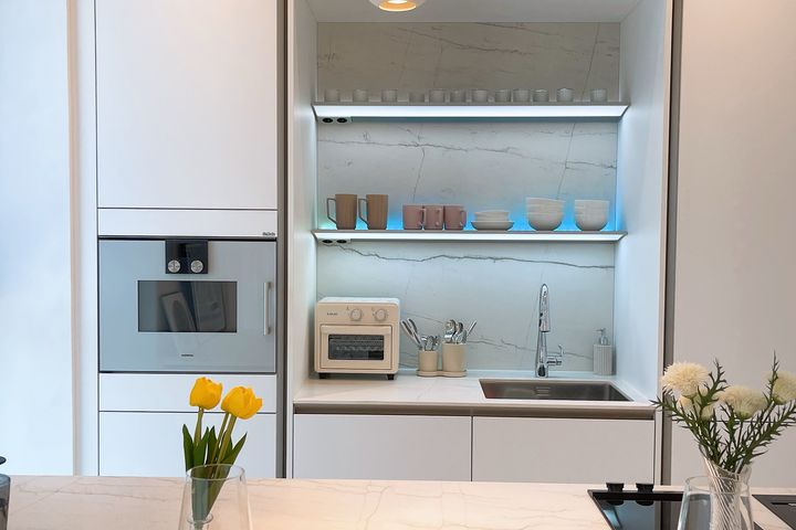 Newly built suite near Cheongdam Intersection 4th image