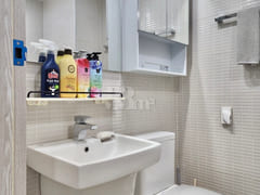 The One Officetel with Full Options 7th image