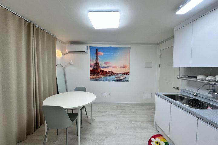Clean two-room accommodation near Jeonbuk Nat 8th image