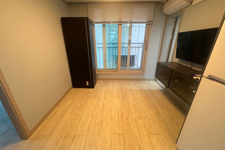 Quiet two-room apartment near Oncheonjang Sta 0th image