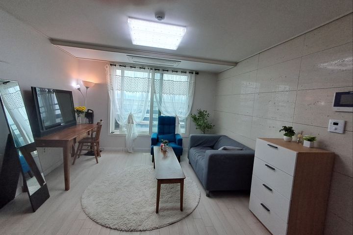 Three-room apartment in Junggok-dong with par 7th image