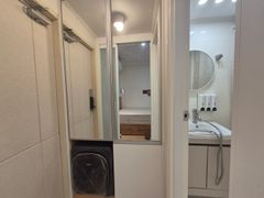 Fully furnished, renovated, 5th floor with el 6th image