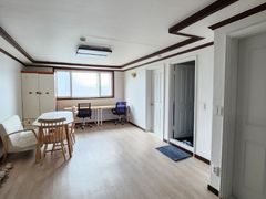 #59 A really big three-room apartment 1th image