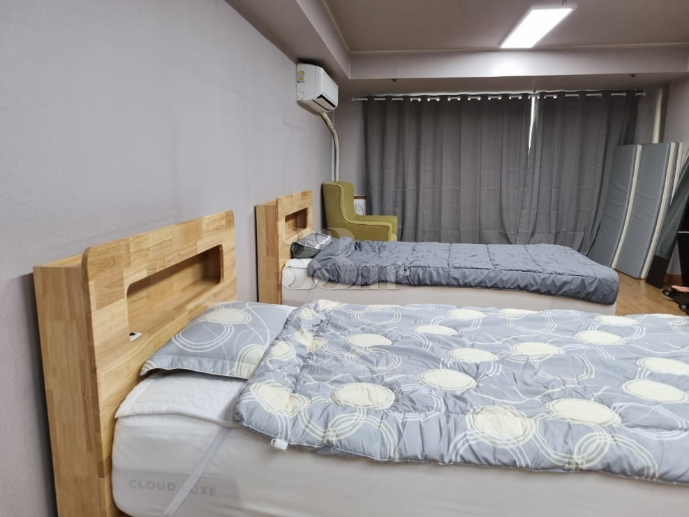 Comfortable room with an ocean view 2th image