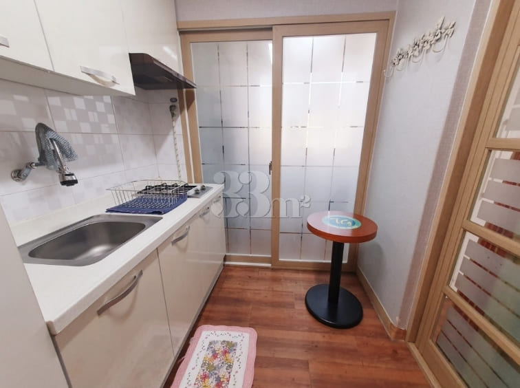 Studio apartment, 15 minutes from Yeungnam Un 4th image