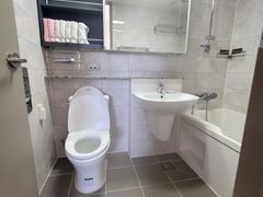 Newly built apartment within walking distance 16th image