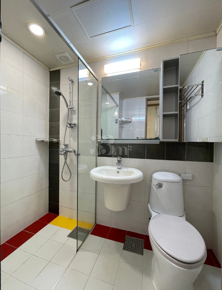 Spacious studio, 5 minutes from Seolleung Sta 9th image