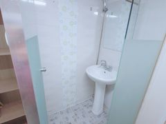 Hongdae Center E Shower Room 4th image