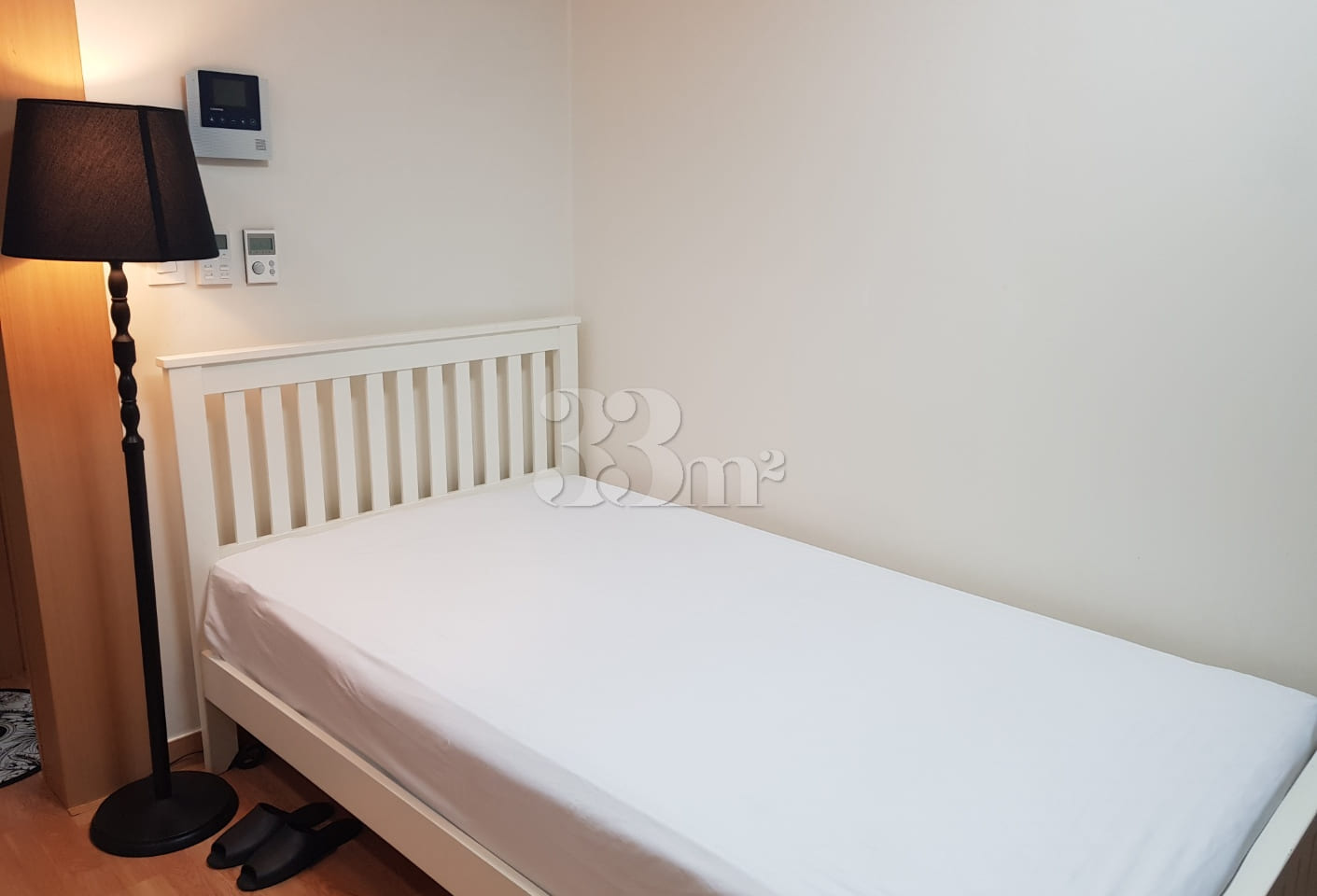 A nice room that feels as comfortable as my o 0th image