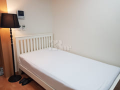 A nice room that feels as comfortable as my o 0th image