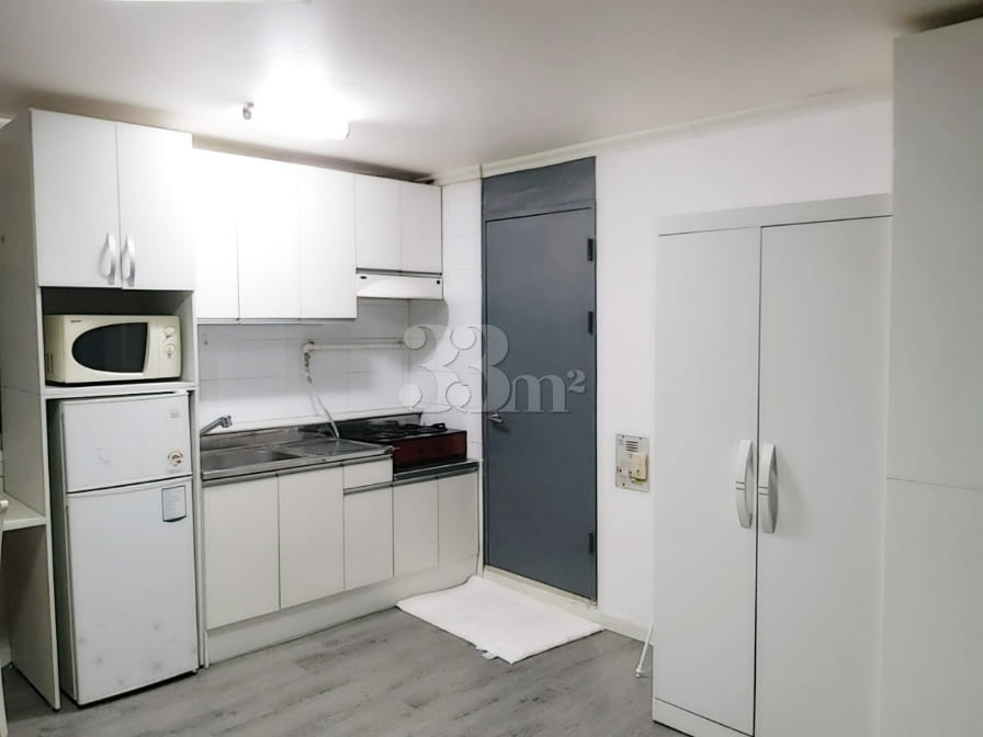 Large studio for 4 people (queen bed) 5th image