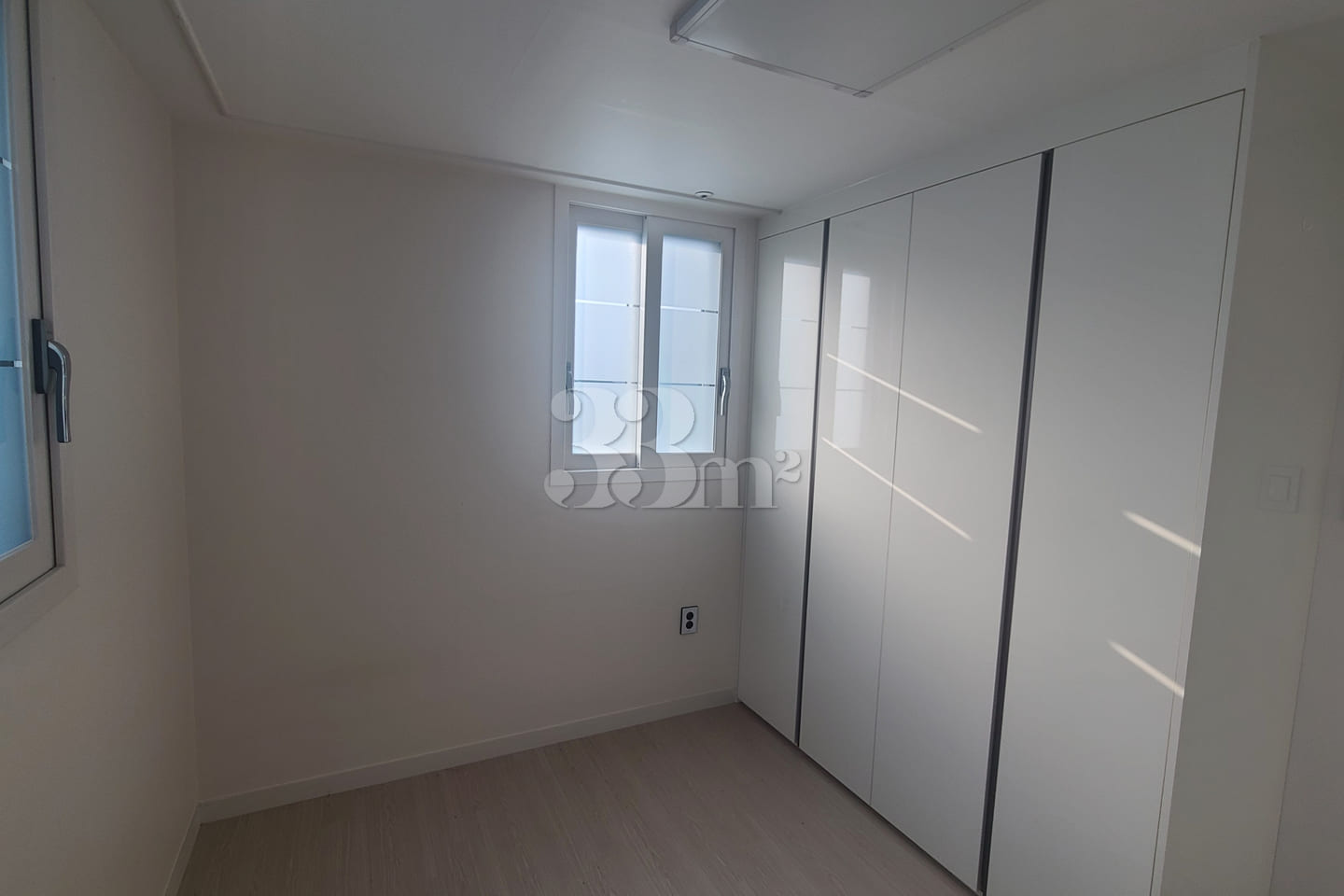 Newly built, fully furnished, prime floor 5th image