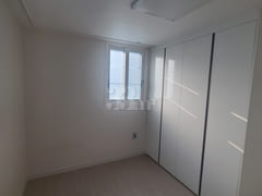 Newly built, fully furnished, prime floor 5th image