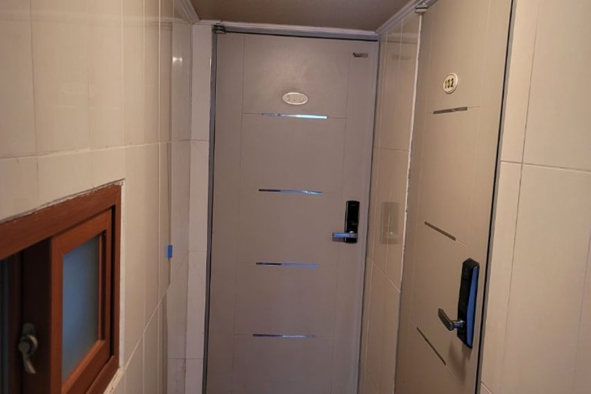 조용하고 큰 방 7번째 이미지