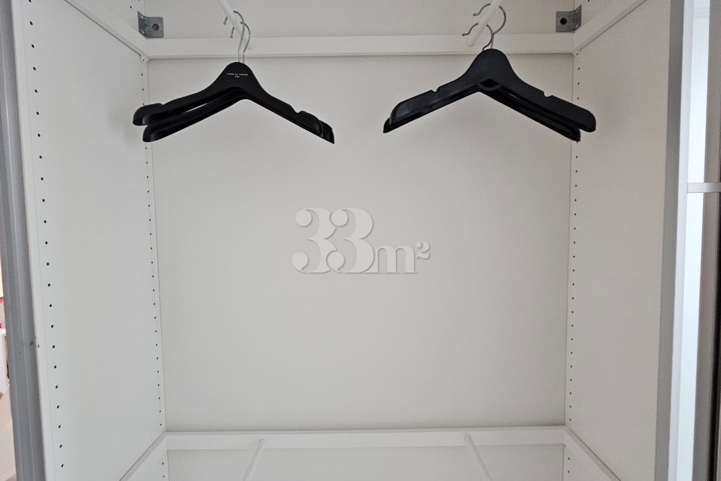 Stylish studio apartment on Dosan-daero 5th image