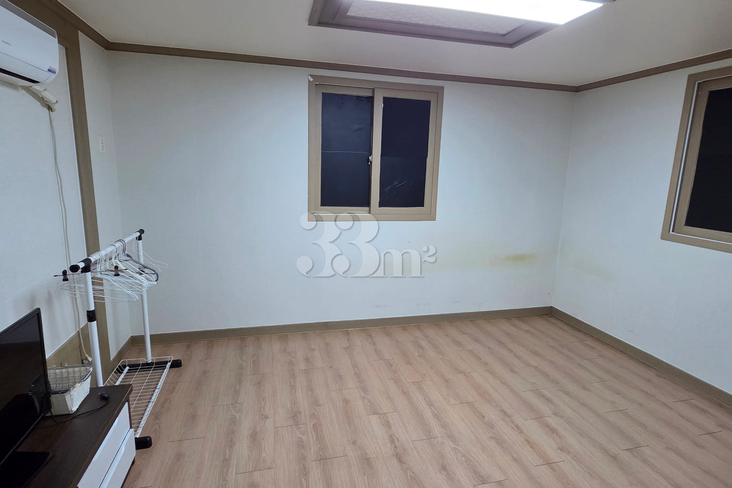 Yeongdeok Studio Apartment with Separate Kitc 1th image